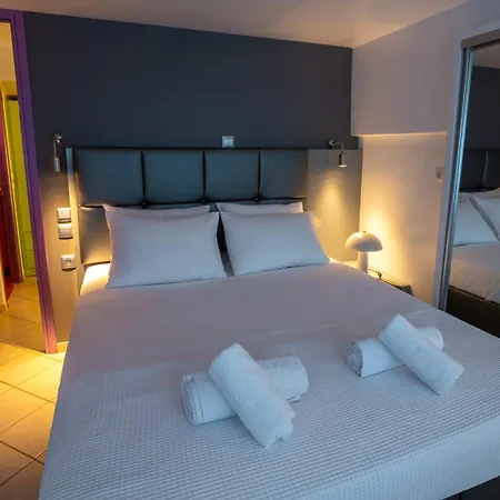 Summerly Amazing * Skiathos Town